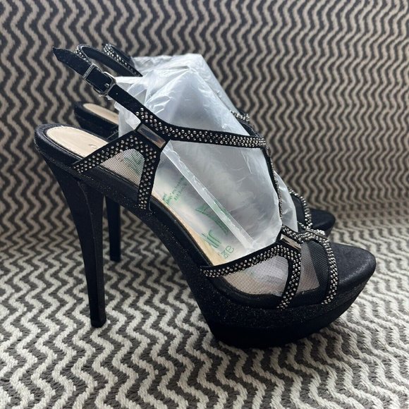 GIANNI BINI BLACK Pump Women Buckle Stiletto HEELS Peep Toe US-SIZE 6.5 - Picture 2 of 6